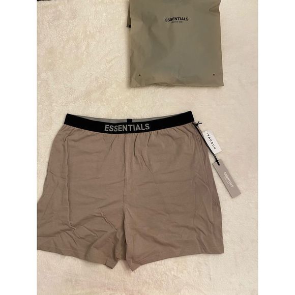 Essential Fear Of God - Picture 2 of 5